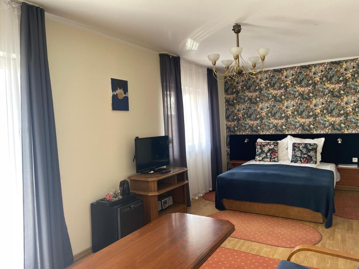 Hotel Gołąbek Łeba Buitenkant foto
